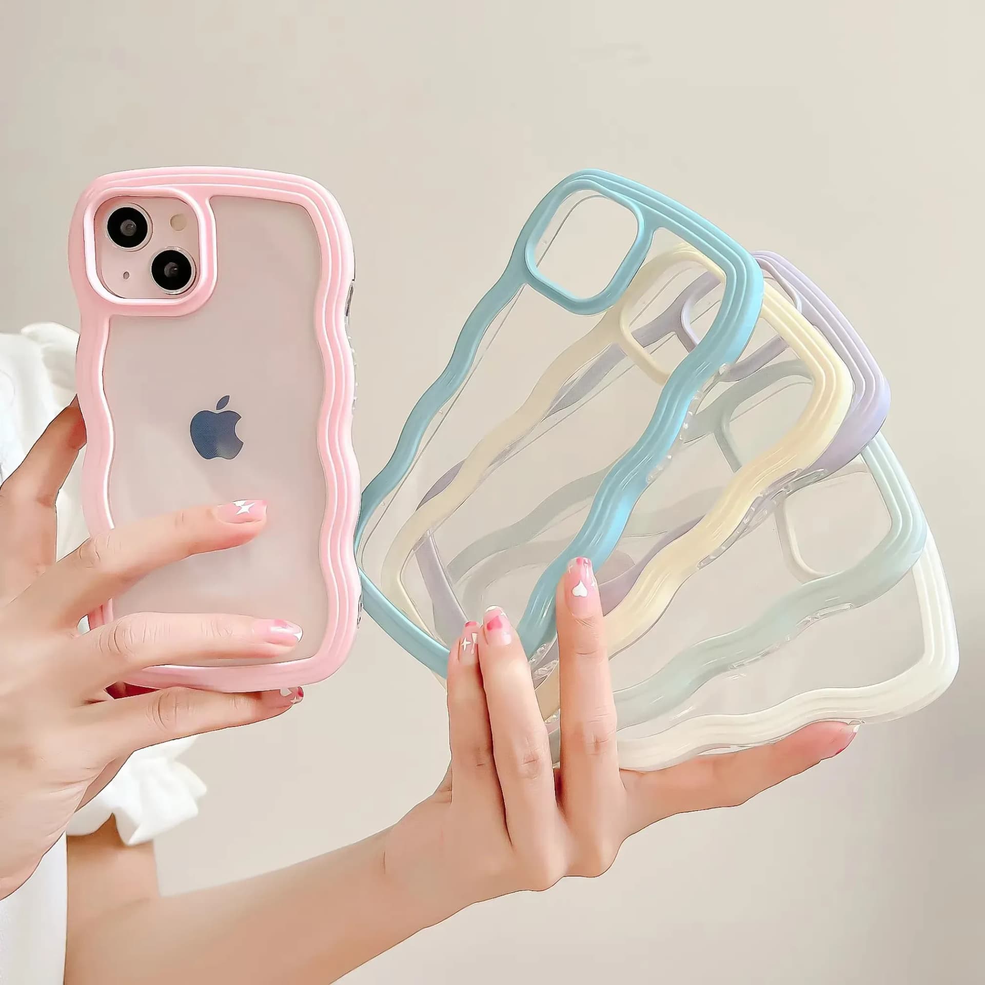 Coque transparente ondulée bouclée à la mode pour iPhone 16